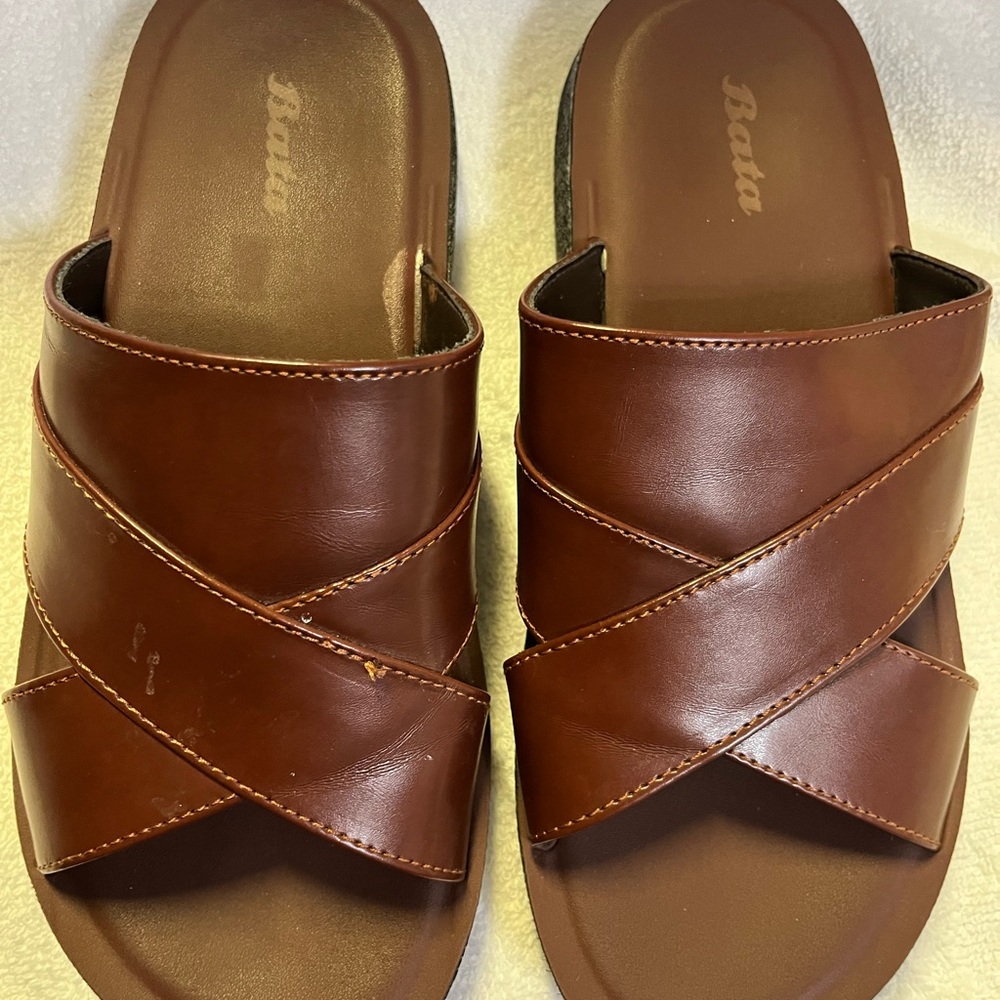Bata Men's Classic Brown Slide Sandals